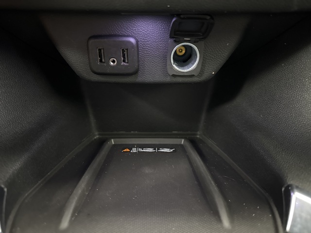 used 2022 Chevrolet Traverse car, priced at $22,998