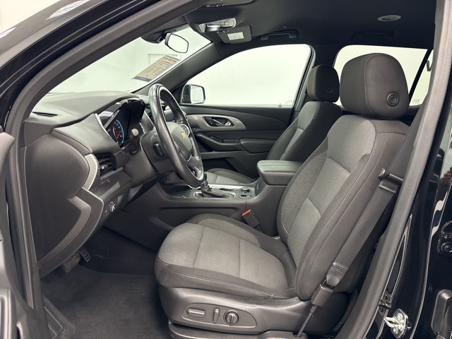 used 2022 Chevrolet Traverse car, priced at $22,998