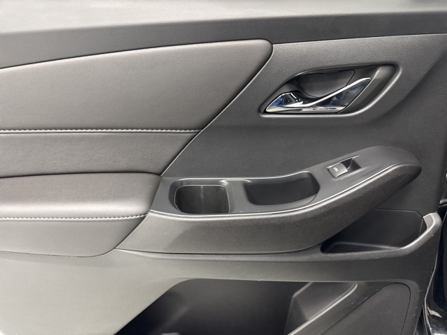 used 2022 Chevrolet Traverse car, priced at $22,998