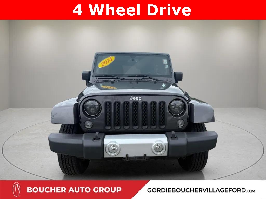 2014 Jeep Wrangler Unlimited Sahara photo 2