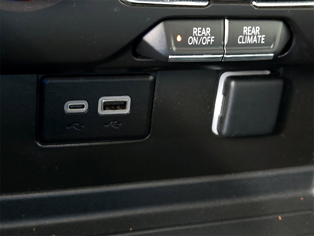 2024 Gmc Yukon SLE photo 21
