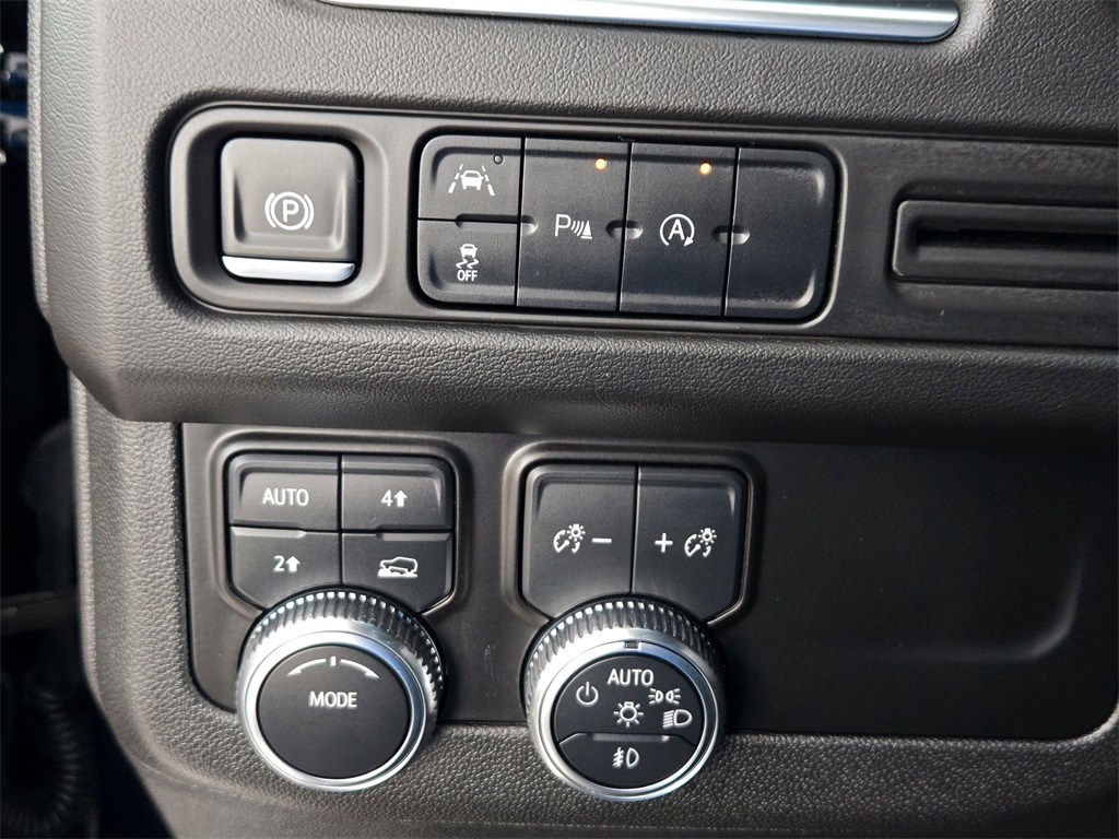 2024 Gmc Yukon SLE photo 24