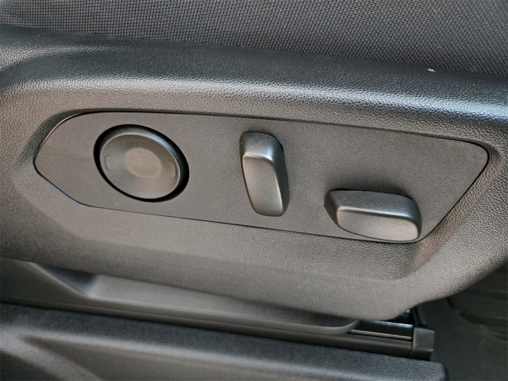 2024 Gmc Yukon SLE photo 28