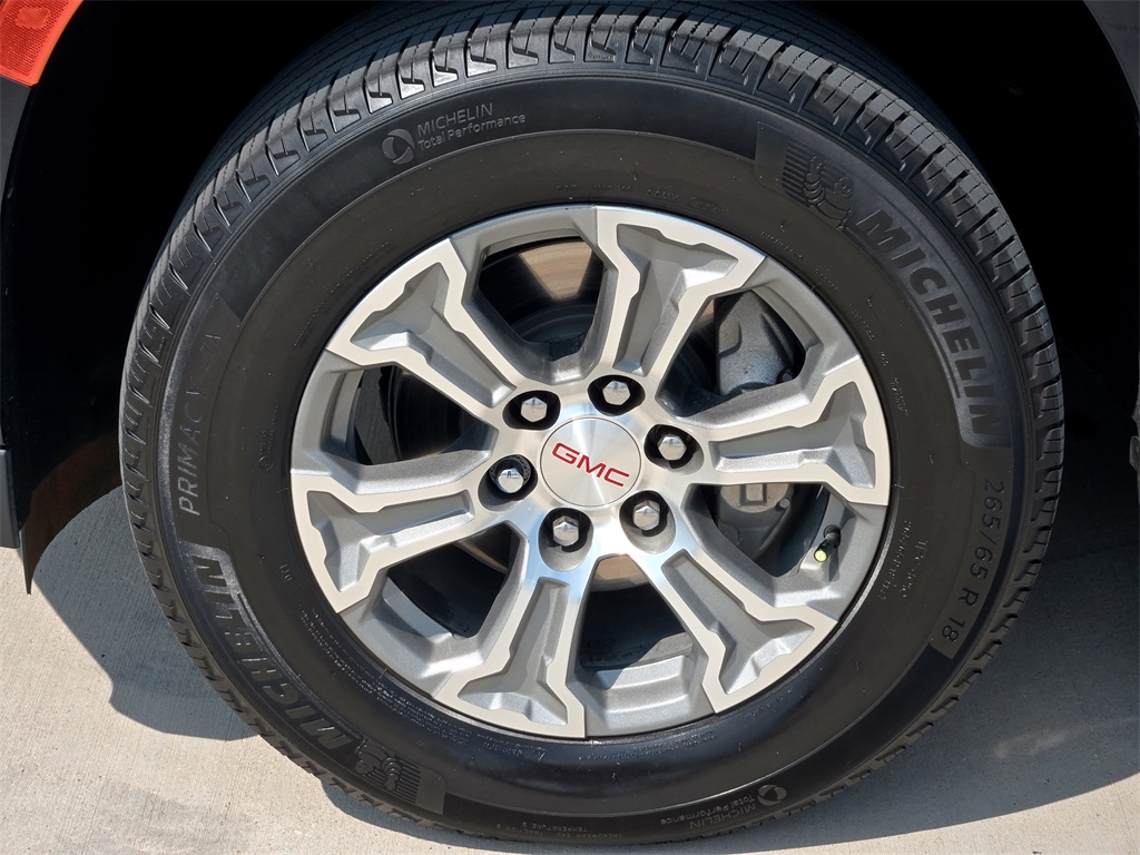 2024 Gmc Yukon SLE photo 9