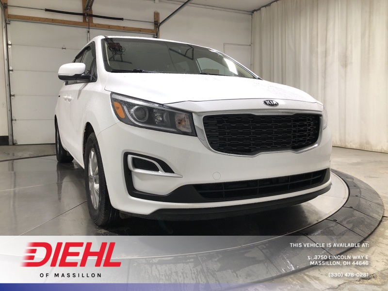 2020 Kia Sedona LX's photo