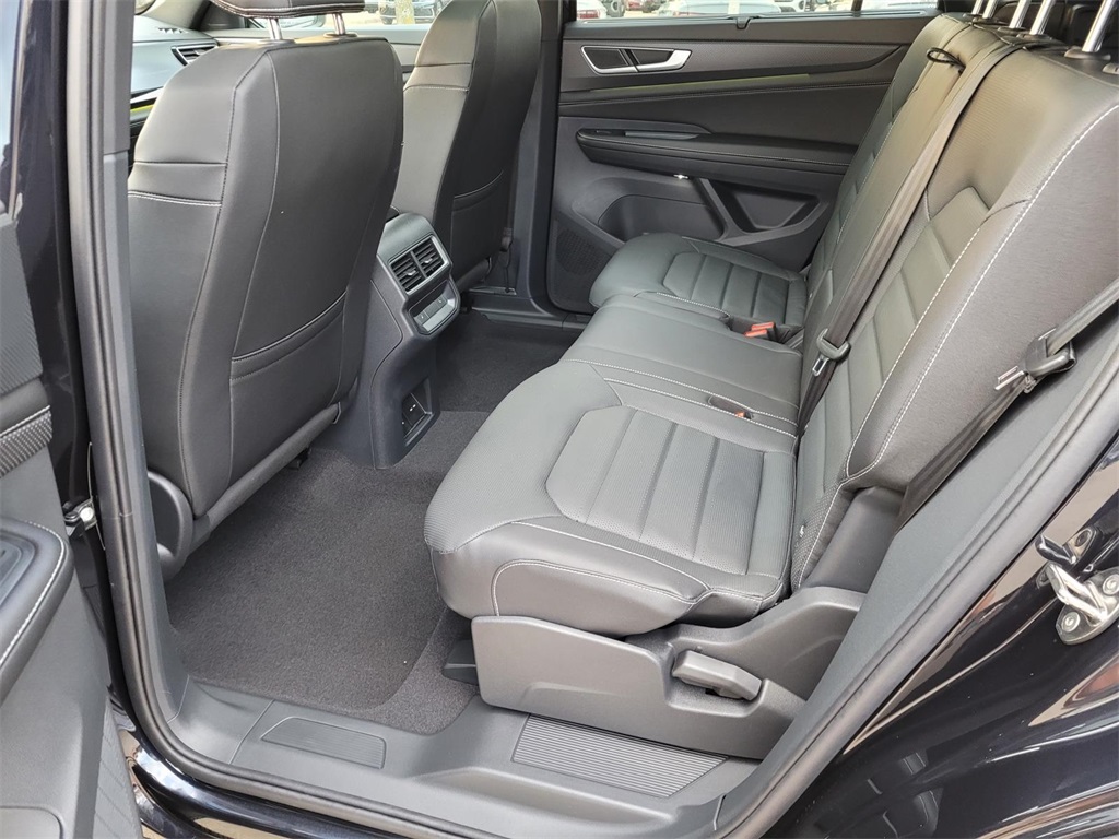 new 2026 Volkswagen Atlas Cross Sport car, priced at $48,800