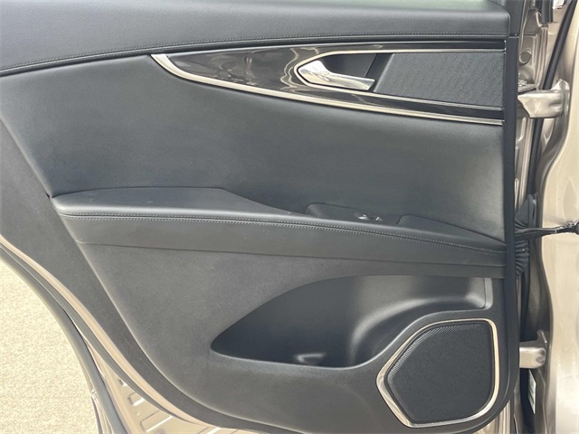 used 2021 Lincoln Nautilus car, priced at $26,991