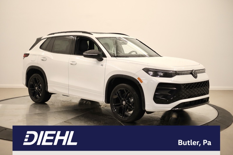 2026 Volkswagen Tiguan SE R-LINE BLACK's photo