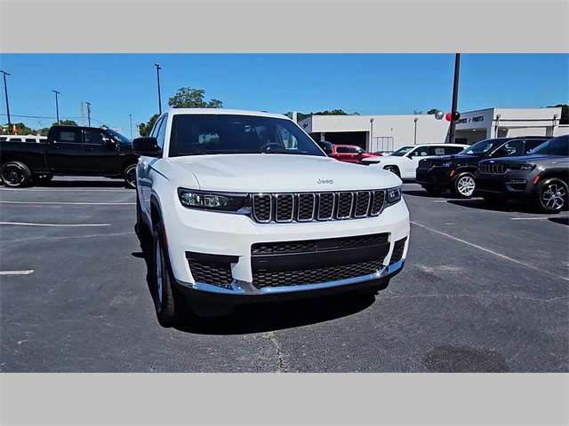 2025 Jeep Grand Cherokee L Laredo X 4x4