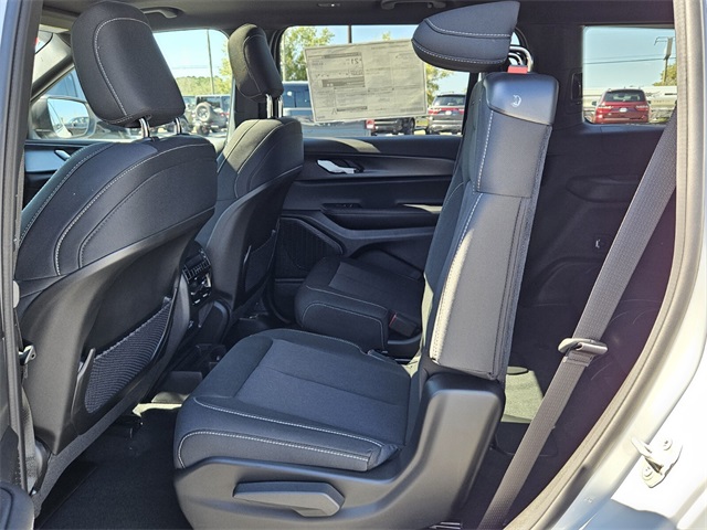 2025 Jeep Grand Cherokee L Laredo X 4x4