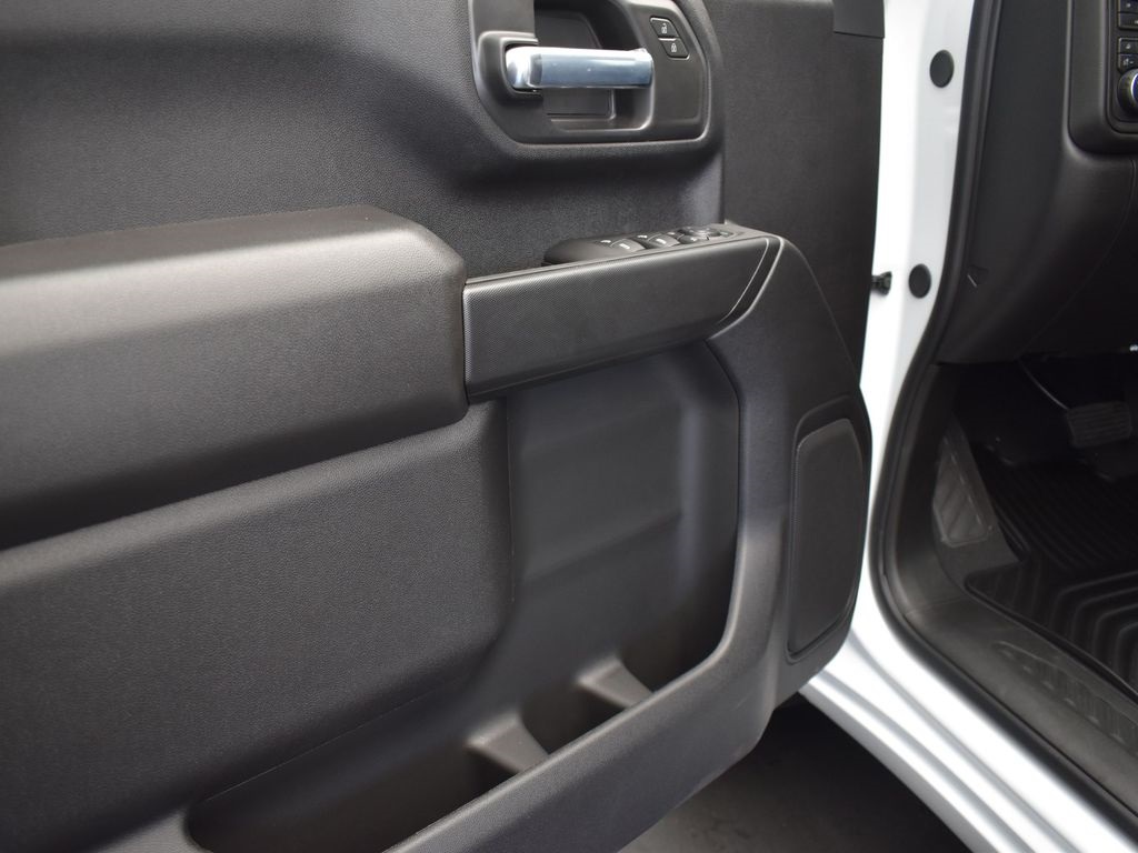 2025 Summit White Chevrolet Silverado 2500HD Custom 4X4 Truck