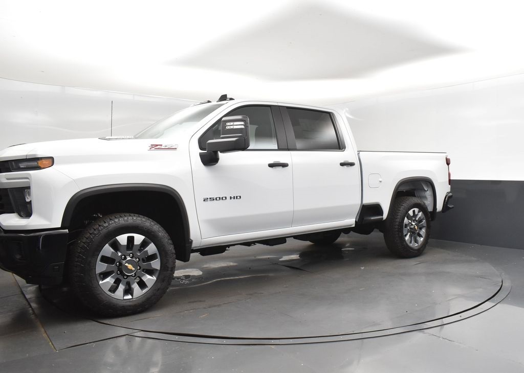 2025 Summit White Chevrolet Silverado 2500HD Custom 4X4 Truck