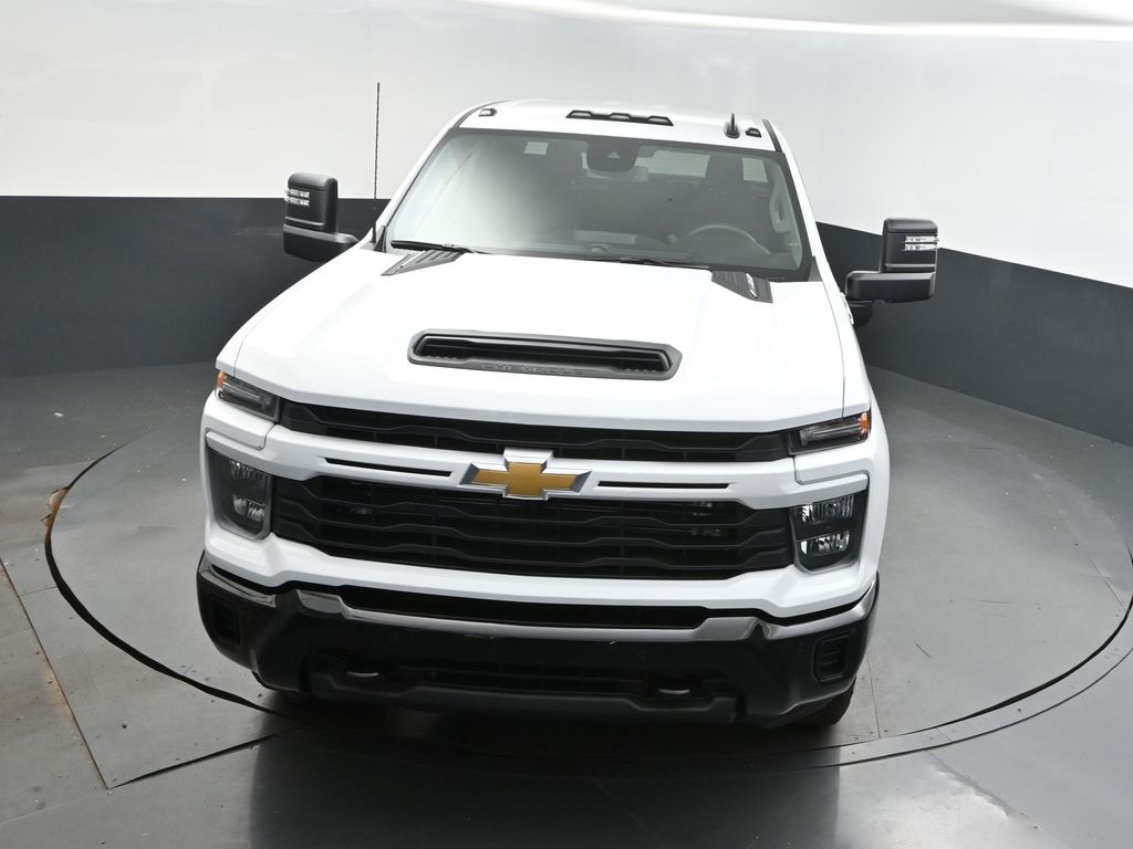 2025 Summit White Chevrolet Silverado 2500HD Custom 4X4 Truck