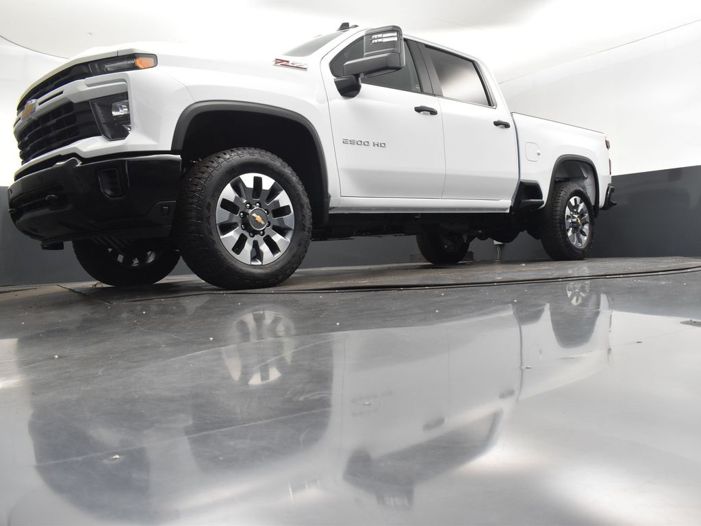 2025 Summit White Chevrolet Silverado 2500HD Custom 4X4 Truck
