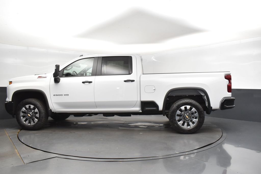 2025 Summit White Chevrolet Silverado 2500HD Custom 4X4 Truck