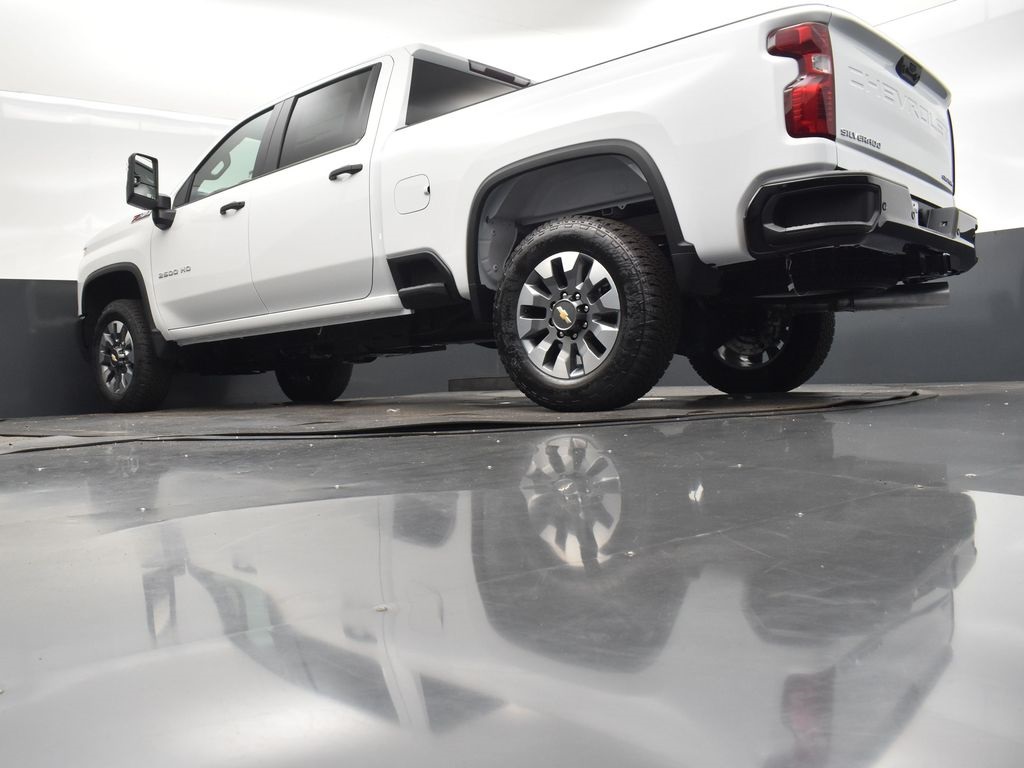 2025 Summit White Chevrolet Silverado 2500HD Custom 4X4 Truck