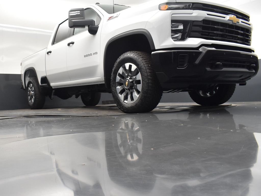 2025 Summit White Chevrolet Silverado 2500HD Custom 4X4 Truck