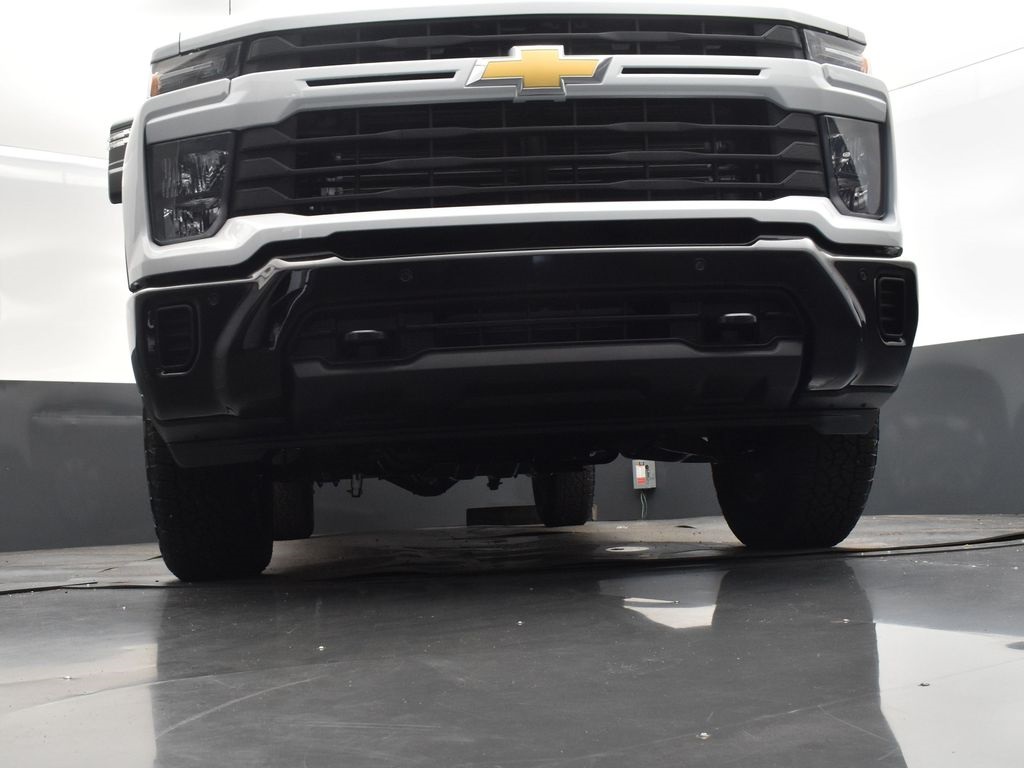 2025 Summit White Chevrolet Silverado 2500HD Custom 4X4 Truck