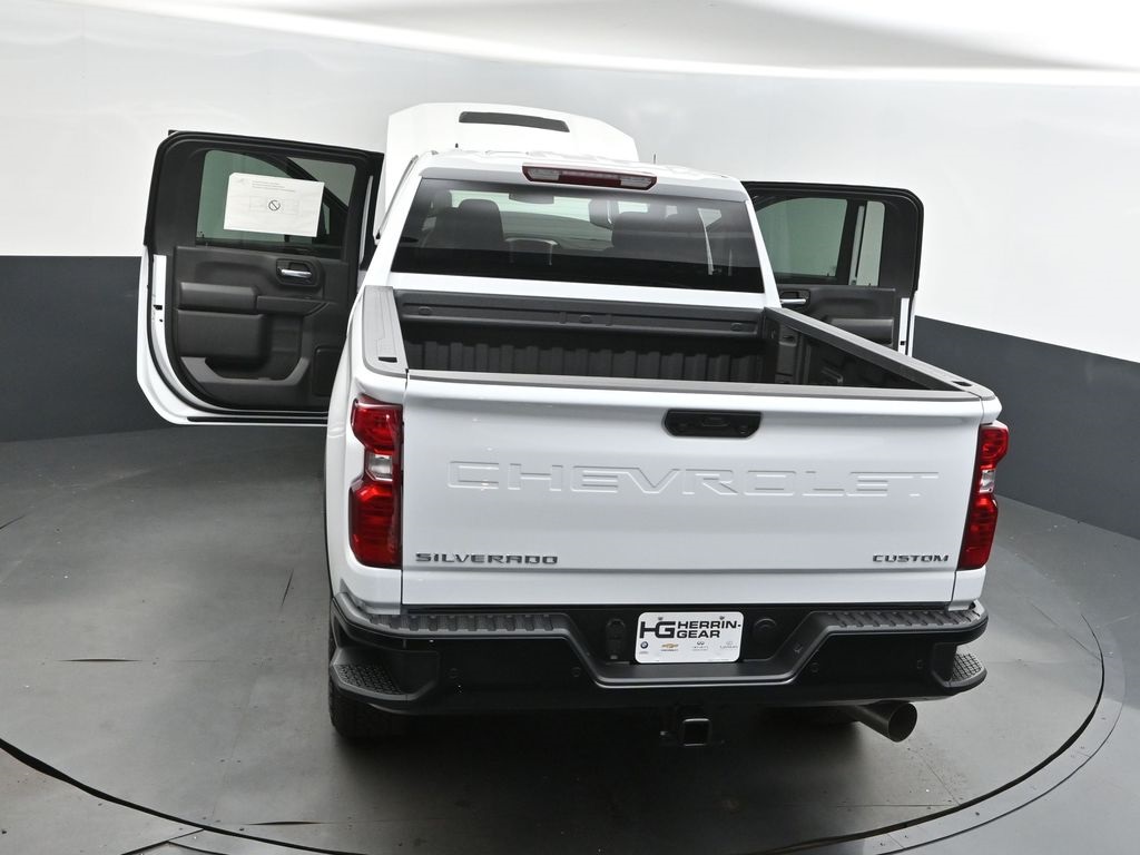 2025 Summit White Chevrolet Silverado 2500HD Custom 4X4 Truck
