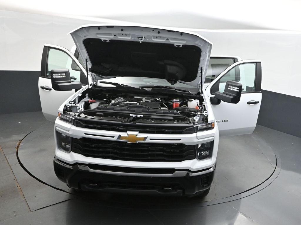 2025 Summit White Chevrolet Silverado 2500HD Custom 4X4 Truck