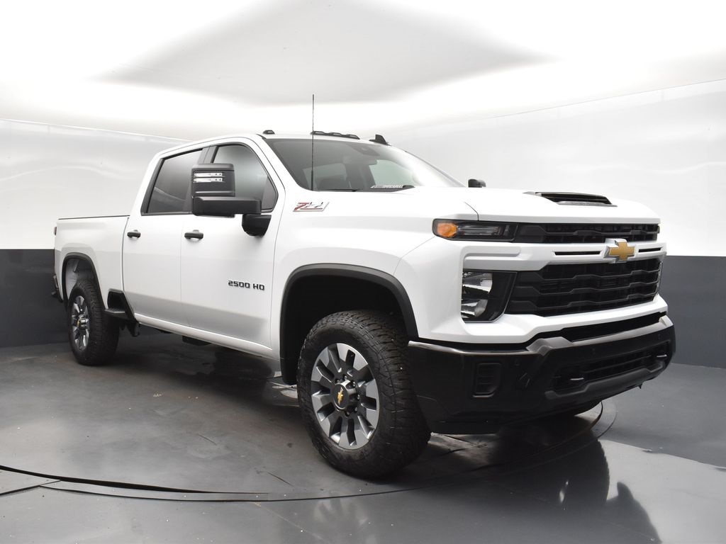 2025 Summit White Chevrolet Silverado 2500HD Custom 4X4 Truck