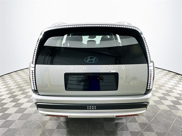 IONIQ 9 S