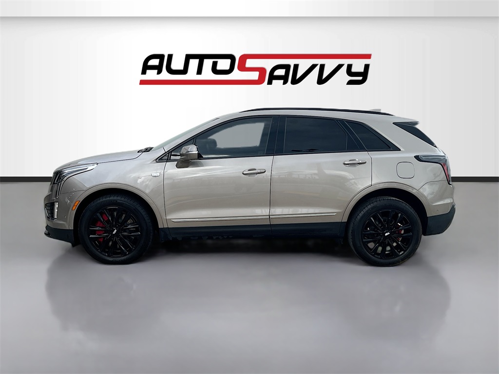 2022 Cadillac XT5 Sport photo 2