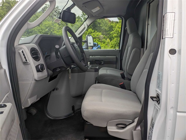2024 Ford E-350 photo 13