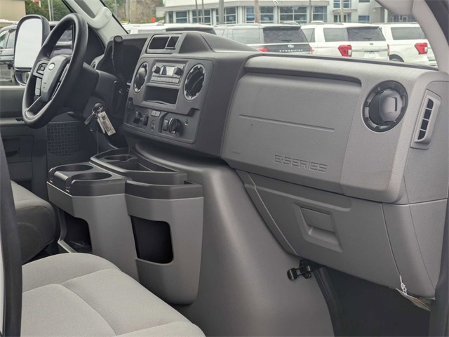 2024 Ford E-350 photo 28