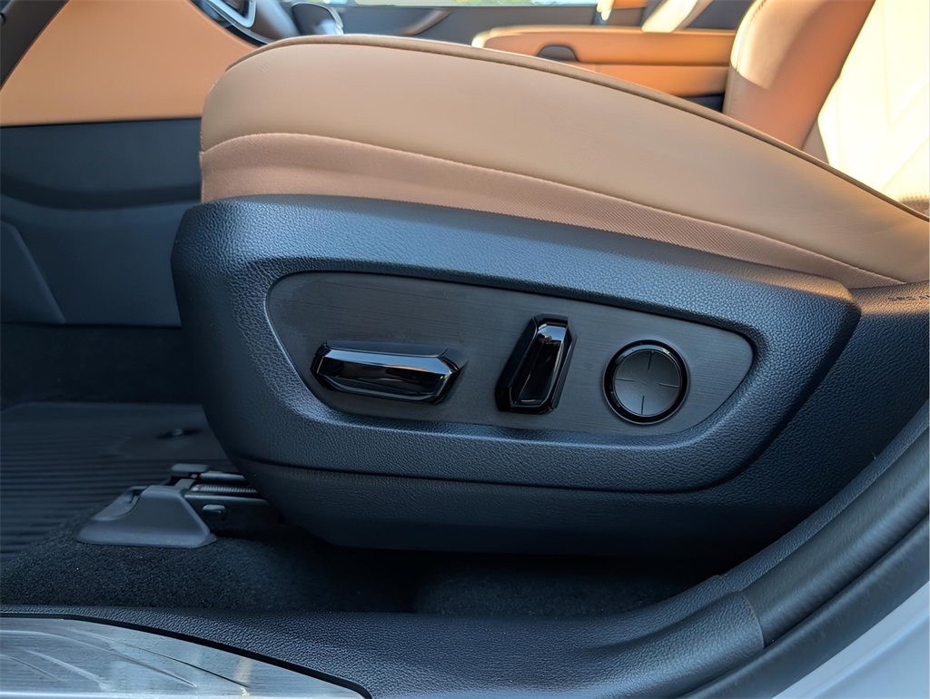 2025 Lexus NX 450h+ Luxury AWD photo 22