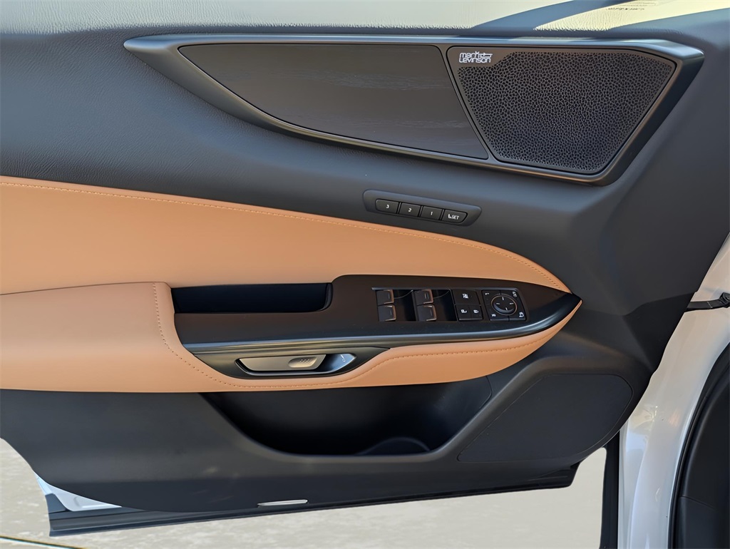 2025 Lexus NX 450h+ Luxury AWD photo 21