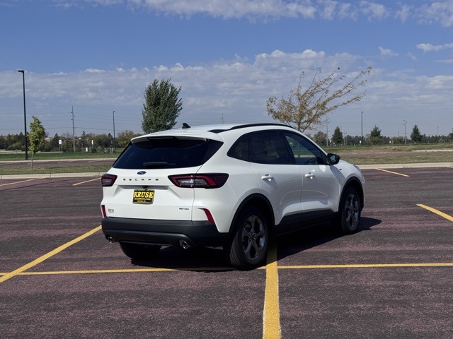 2025 Ford Escape ST-Line photo 2