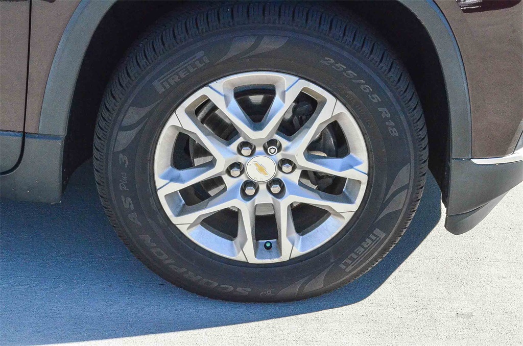 2020 Chevrolet Traverse photo 2