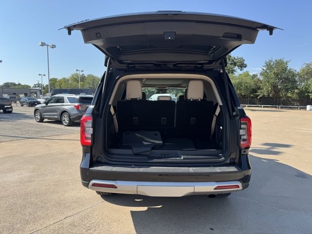 2024 Ford Expedition Limited photo 4