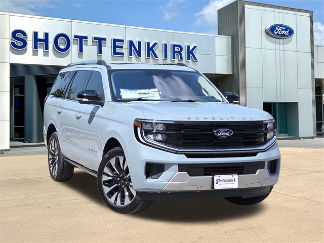 2025 Ford Expedition Platinum's photo