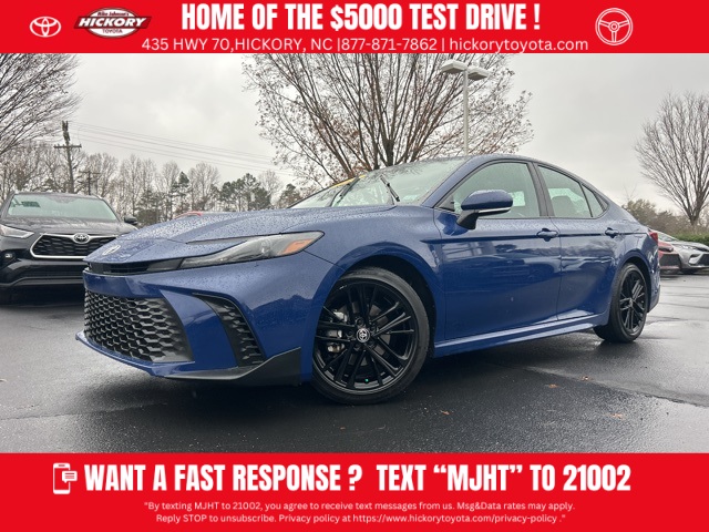 2025 Toyota Camry LE's photo