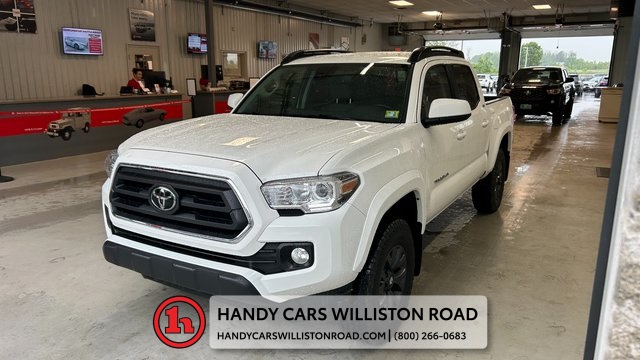 2022 Toyota Tacoma SR5's photo