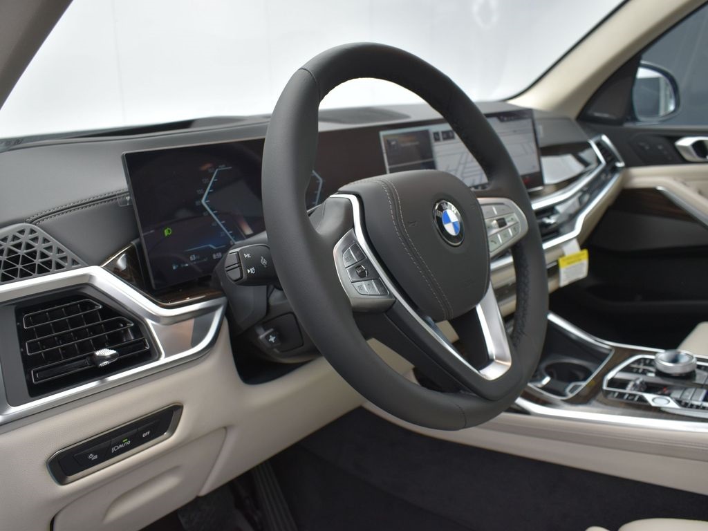 2026 Black Sapphire Metallic BMW X7 xDrive40i AWD SUV