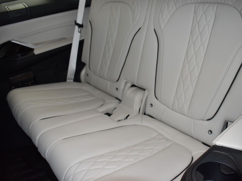 2026 Black Sapphire Metallic BMW X7 xDrive40i AWD SUV