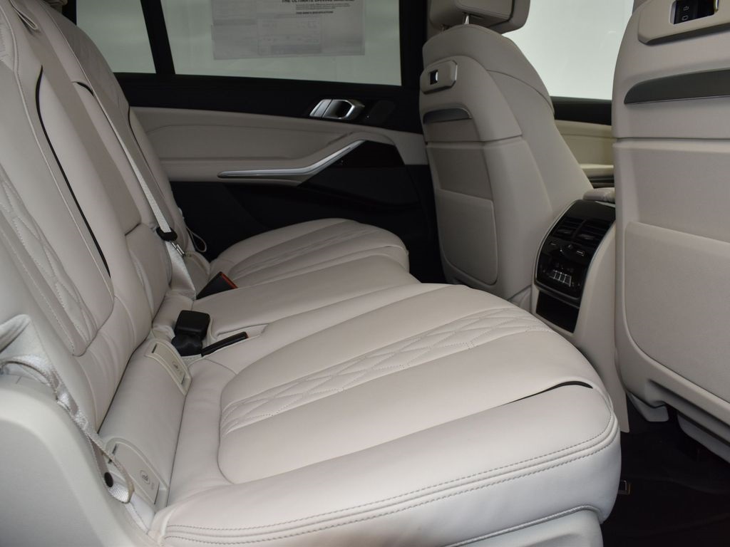 2026 Black Sapphire Metallic BMW X7 xDrive40i AWD SUV