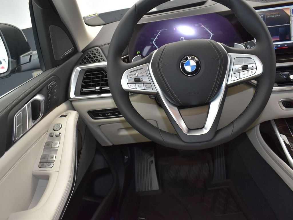 2026 Black Sapphire Metallic BMW X7 xDrive40i AWD SUV