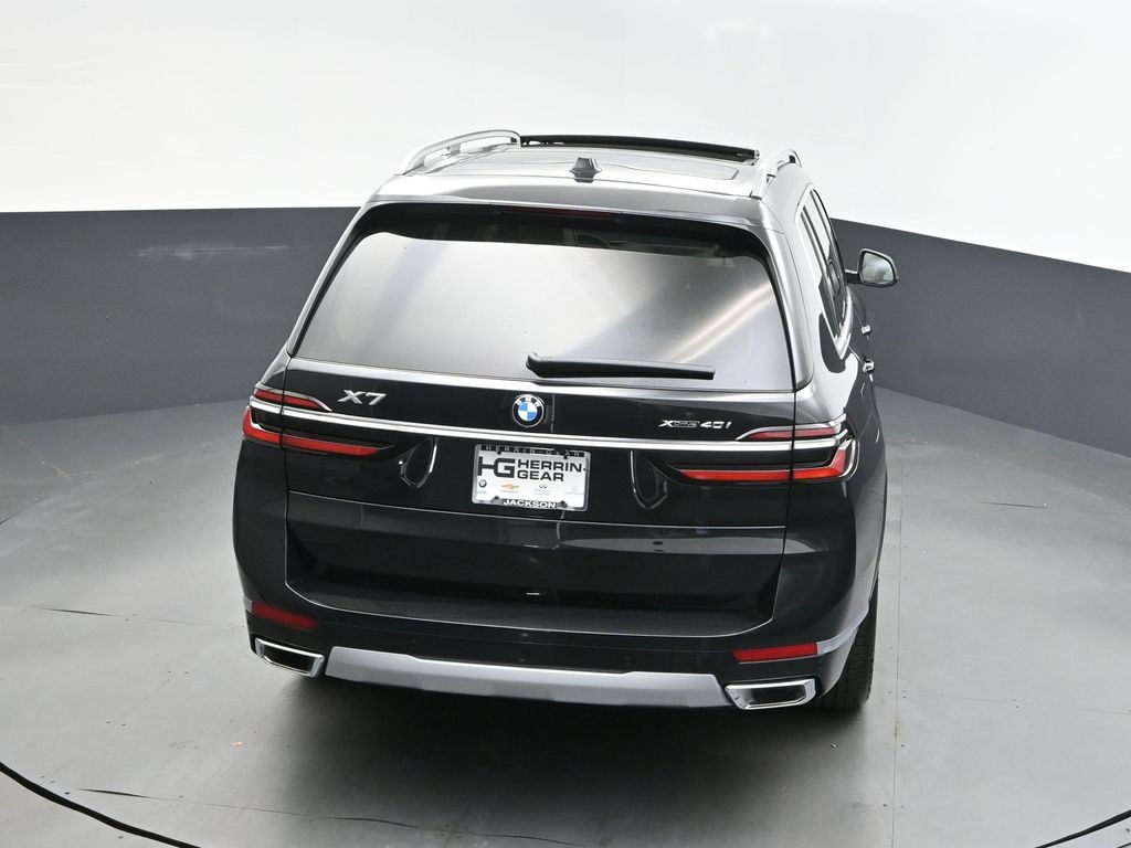 2026 Black Sapphire Metallic BMW X7 xDrive40i AWD SUV