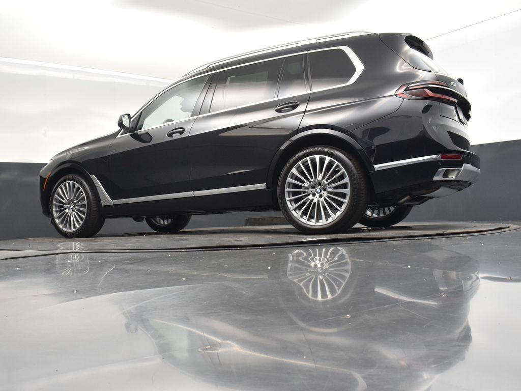 2026 Black Sapphire Metallic BMW X7 xDrive40i AWD SUV