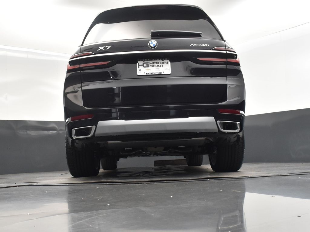 2026 Black Sapphire Metallic BMW X7 xDrive40i AWD SUV