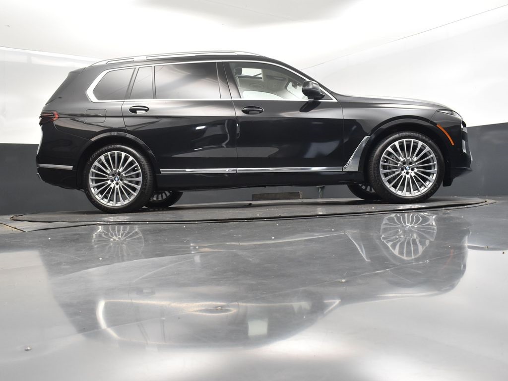 2026 Black Sapphire Metallic BMW X7 xDrive40i AWD SUV
