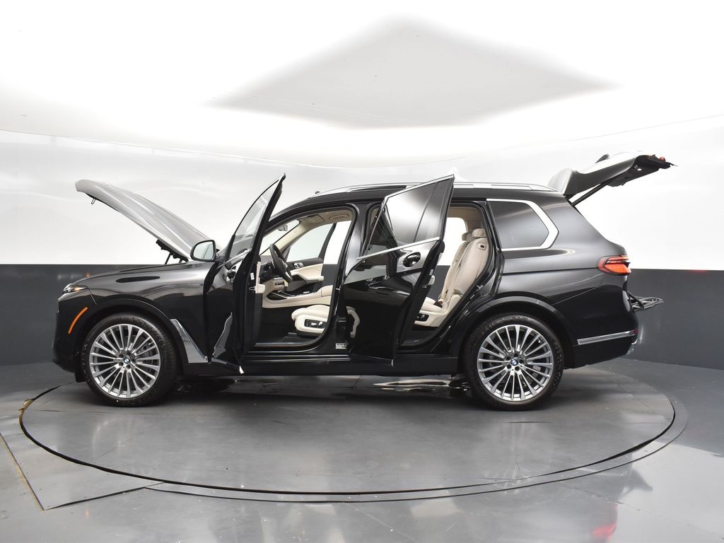 2026 Black Sapphire Metallic BMW X7 xDrive40i AWD SUV