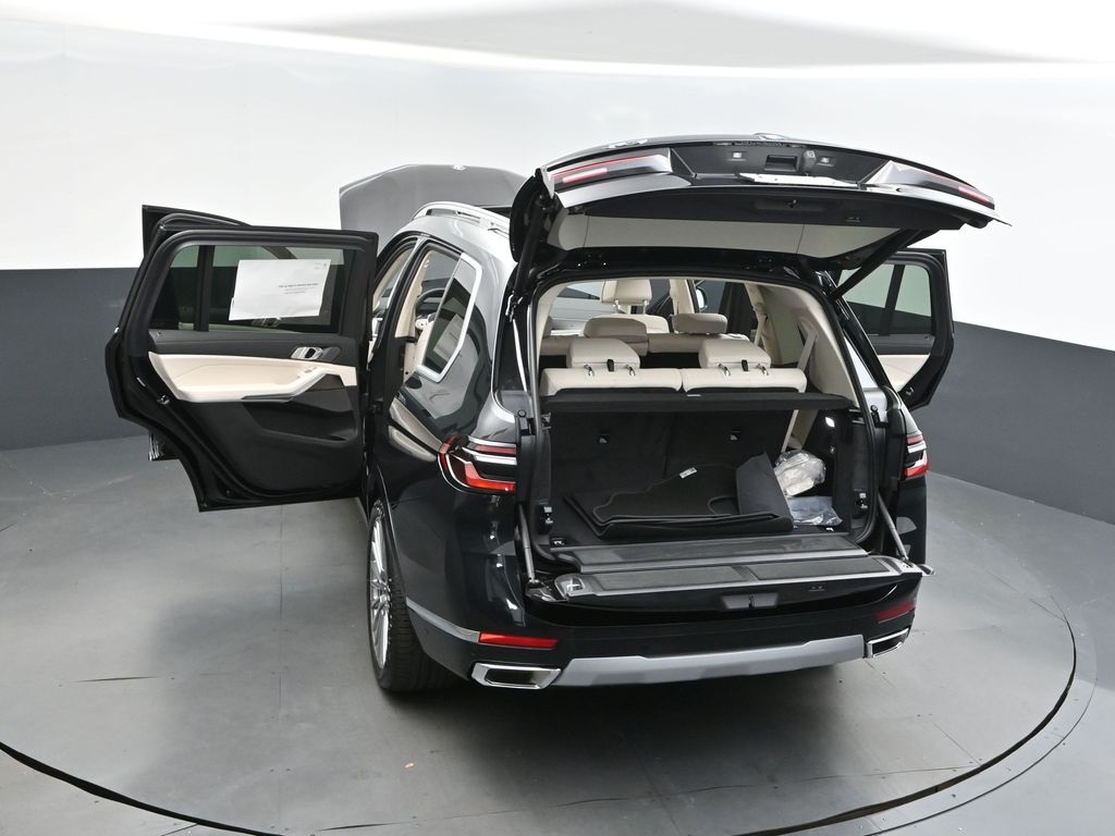 2026 Black Sapphire Metallic BMW X7 xDrive40i AWD SUV