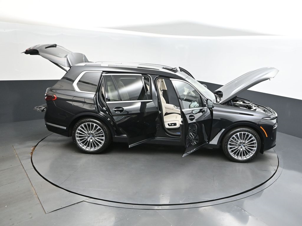 2026 Black Sapphire Metallic BMW X7 xDrive40i AWD SUV