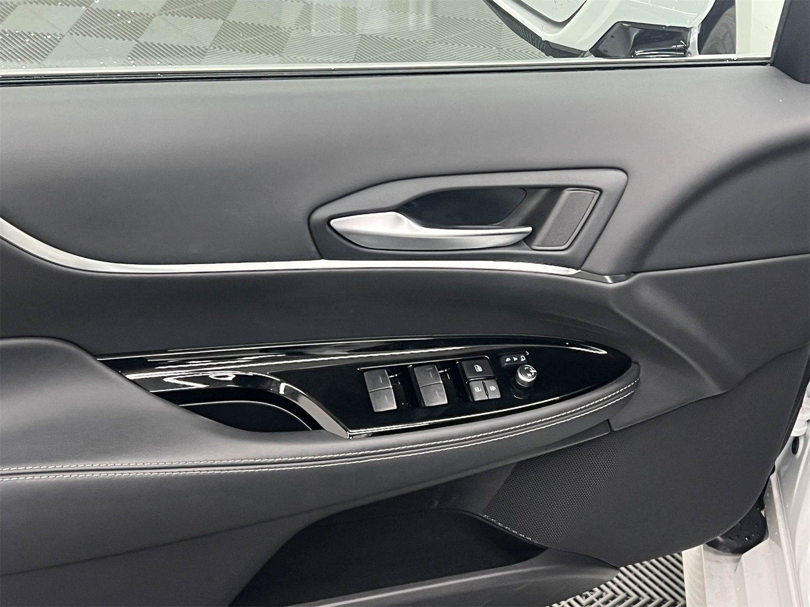 used 2023 Toyota Mirai car, priced at $14,288