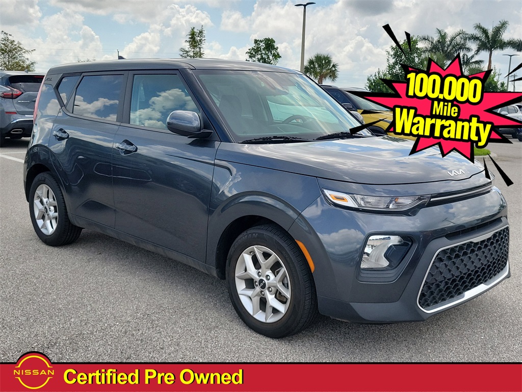 2022 Gravity Gray Kia Soul LX FWD Hatchback